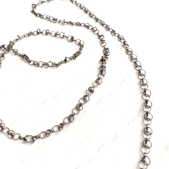 Vintage Silvertone Interlocking Circle Necklace 44" Long - Lightweight - Picture 3 of 8